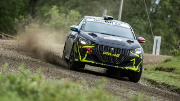 MARIO PARRA CON AUTO CAMPEÓN