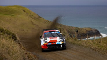 COMBATE ENTRE TÄNAK Y OGIER…PERO EVANS VA PRIMERO
