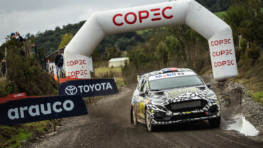 MARTÍNEZ Y MUÑOZ INAUGURARON CUENTA GANADORA EN EL COPEC RALLYMOBIL 2025